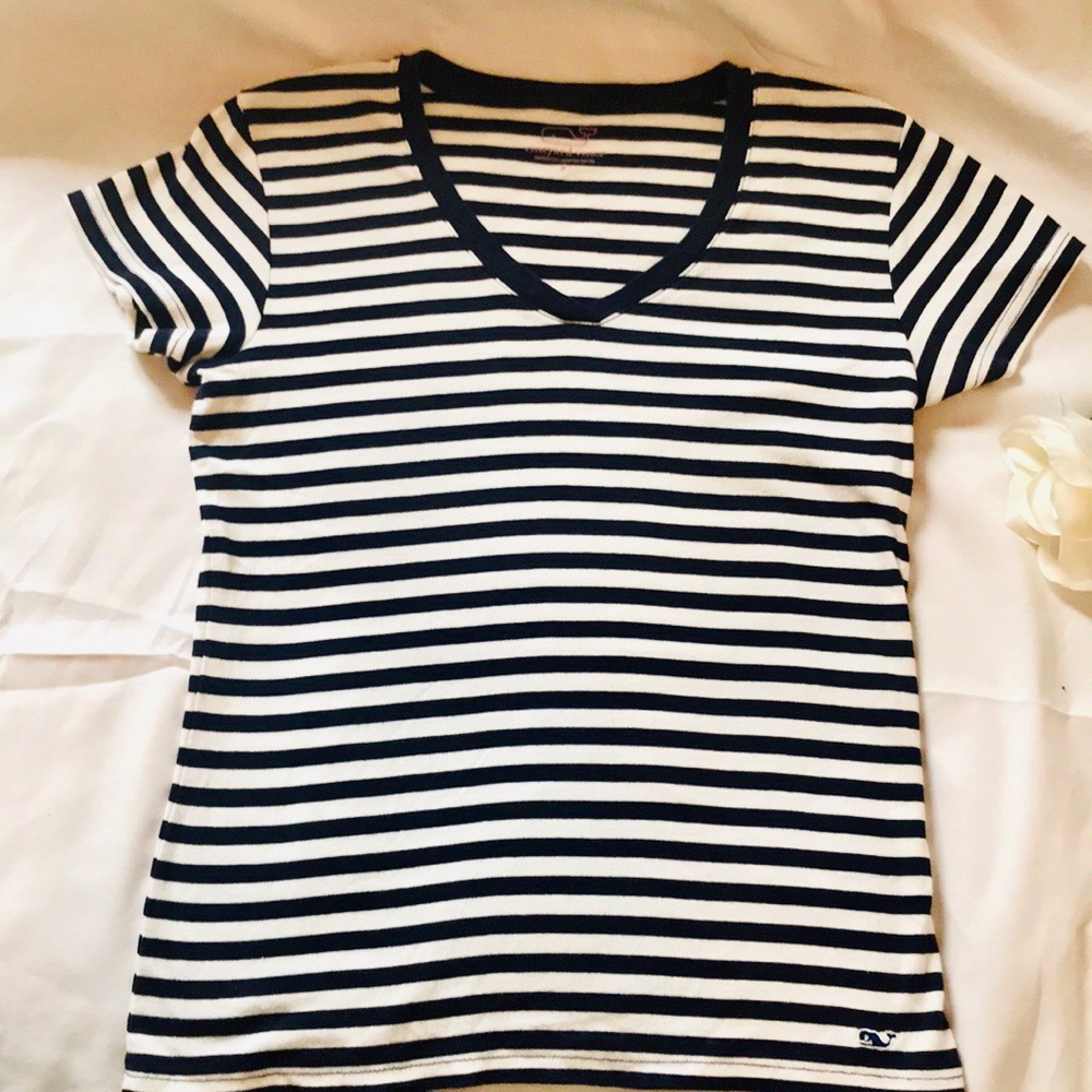 Vineyard Vines striped t-shirt